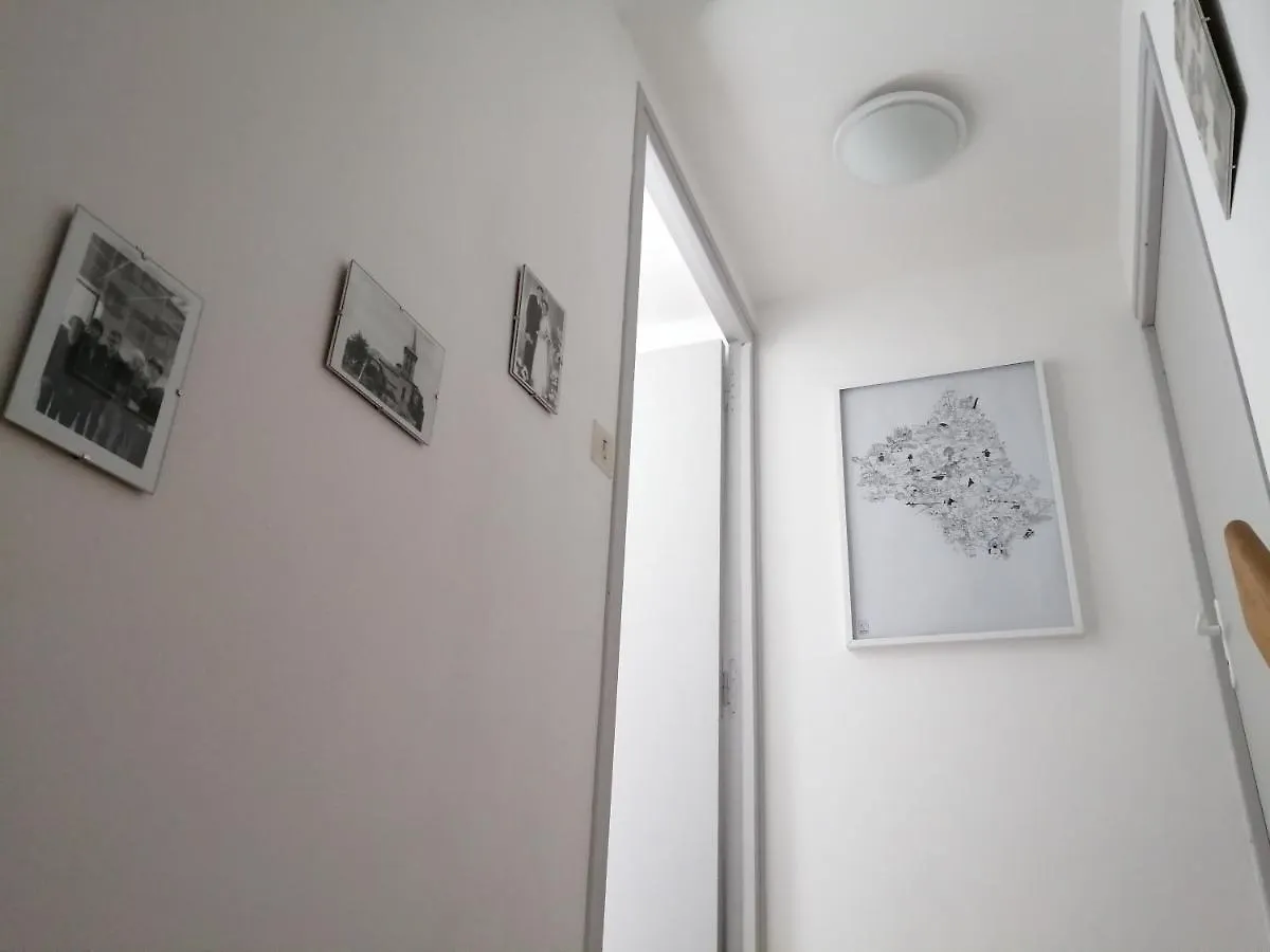 La Maison Des Rosiers Manhac Holiday home