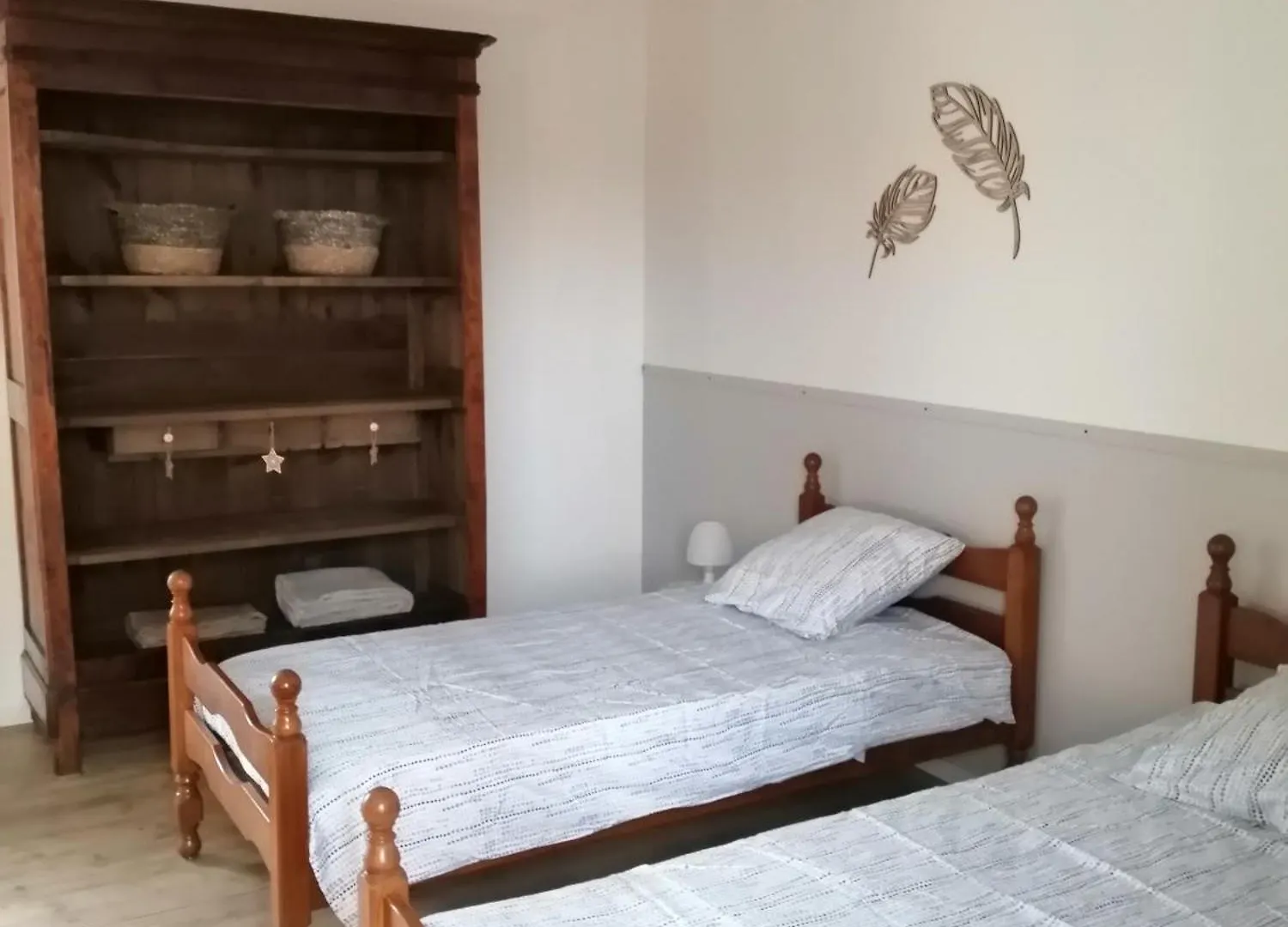 La Maison Des Rosiers Manhac Holiday home